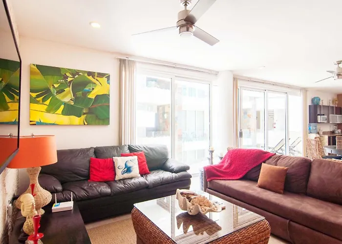Сasa de vacaciones Exceptional Location Near Beach, Pool-view Balcony *